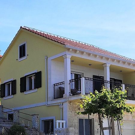 Aria Apartment Сумартин Екстериор снимка