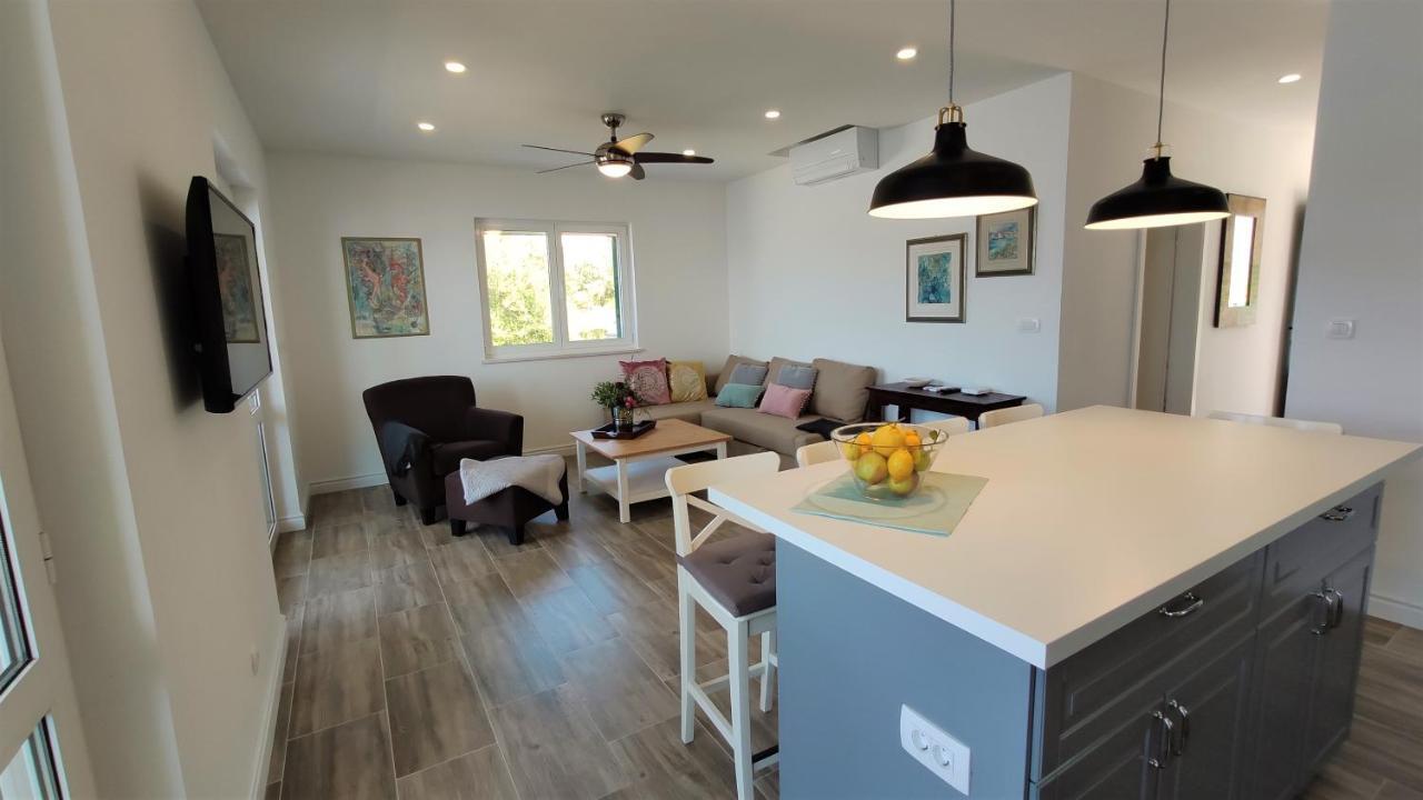 Aria Apartment Сумартин Екстериор снимка