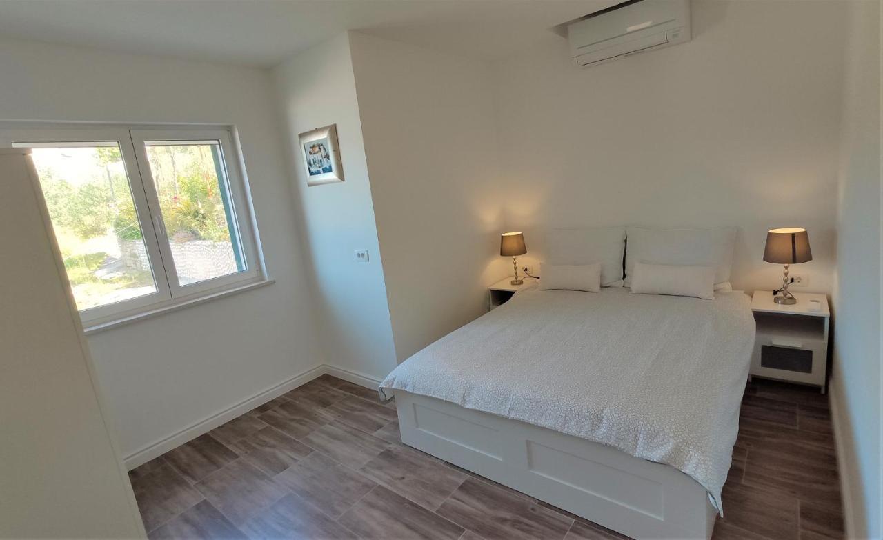 Aria Apartment Сумартин Екстериор снимка