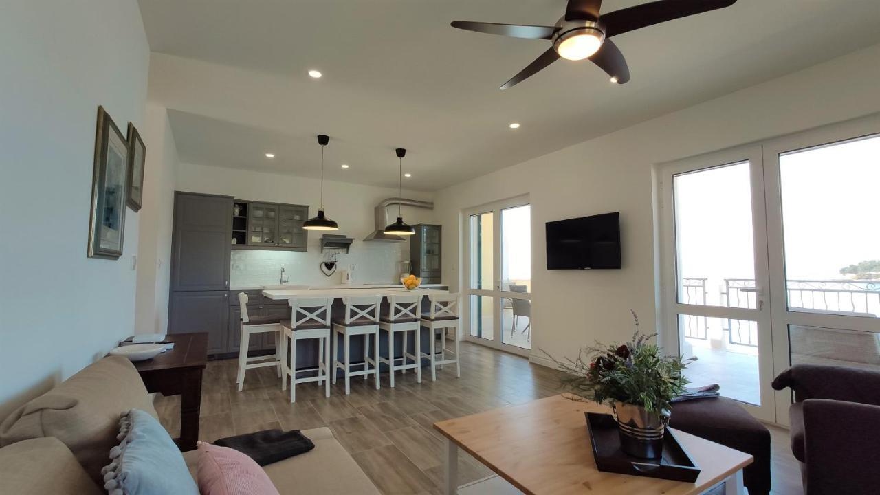 Aria Apartment Сумартин Екстериор снимка
