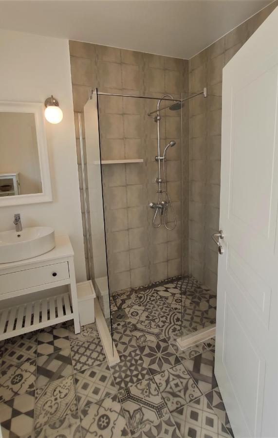 Aria Apartment Сумартин Екстериор снимка